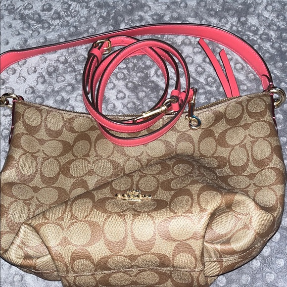 Coach Signature Shoulder Bag - Picture 4 of 10